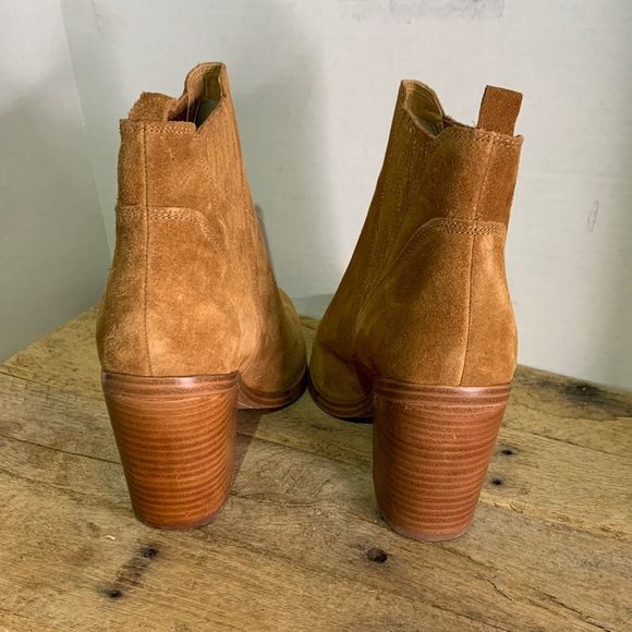 Marc fisher Gardi pointed toe boots.  Brown western booties. Cowgirl - Picture 3 of 9